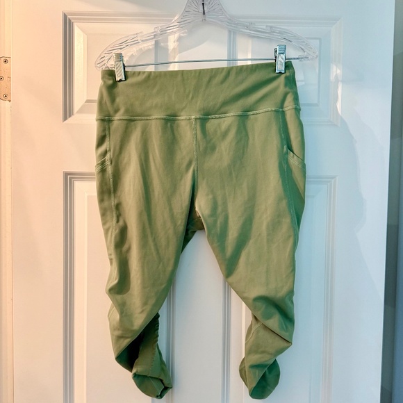 Sweetflexx Resistance Band Leggings w/Pockets - Capri Size 10 - Picture 1 of 2